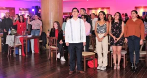 FESTEJAN EN CLUB FRANCE DÍA NACIONAL DE FRANCIA.