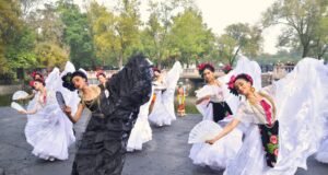 *LA MUERTE EN MÉXICO ESTÁ MÁS VIVA QUE NUNCA*