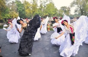 *LA MUERTE EN MÉXICO ESTÁ MÁS VIVA QUE NUNCA*